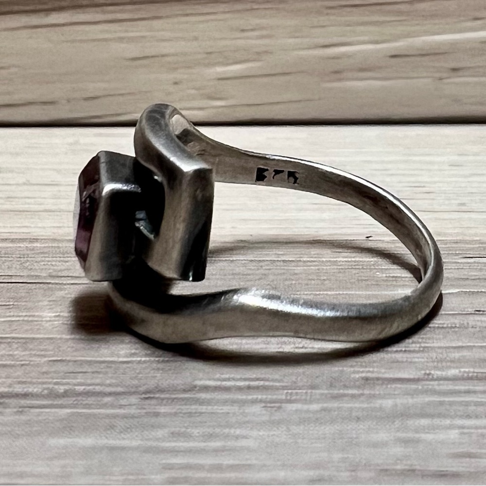 SOLD Vintage Handmade Modernist Geometric Sterling Silver Amethyst Ring, Size 6 - Picture 2 of 10